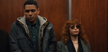 Charlie Barnett boneca russa