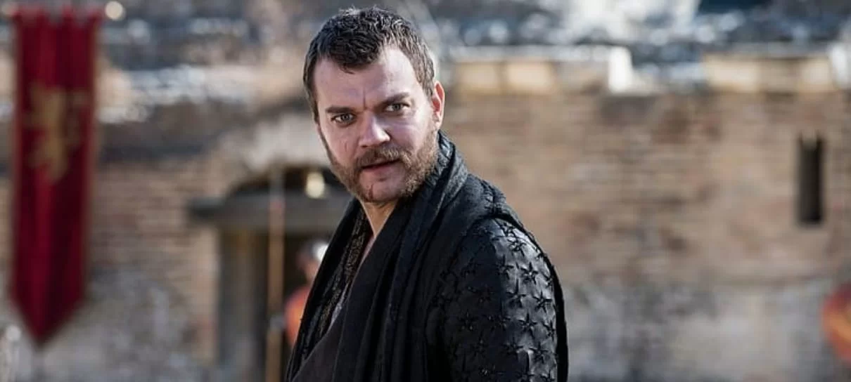 Pilou Asbaek.jpg
