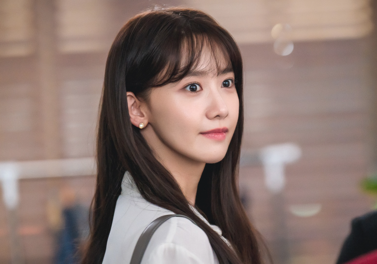 YoonA sorriso real