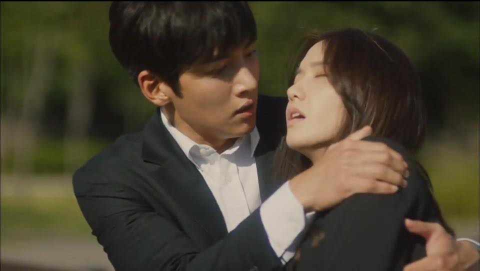 the k2 com YoonA, atriz de sorriso real