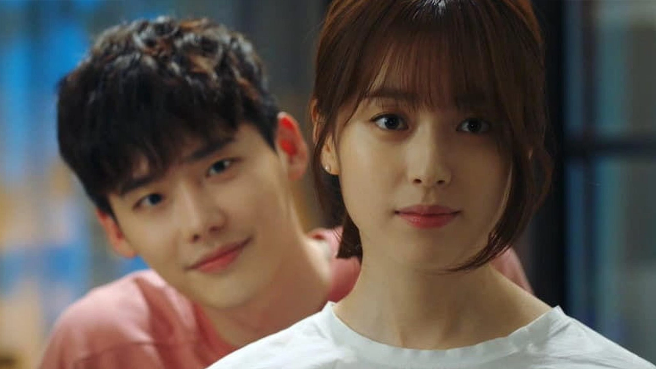 A série sul-coreana W - Dois Mundos cativou o público com sua trama intrigante e seu elenco talentoso.