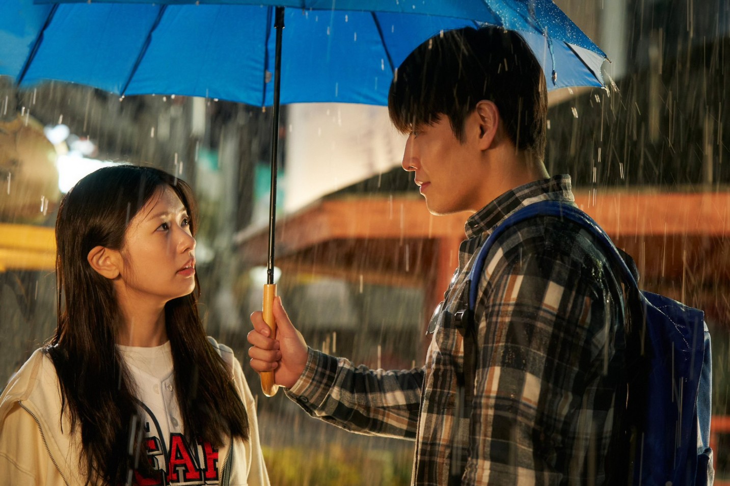 O filme 30 Days é uma emocionante comédia romântica sul-coreana que tem conquistado corações desde seu lançamento.