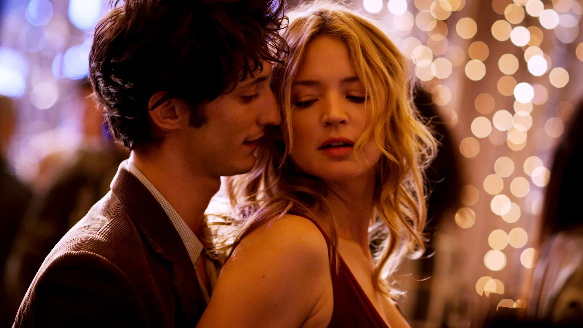 20 Anos + Jovem (It Boy) é um filme francês de comédia romântica dirigido por David Moreau, lançado em 2013.