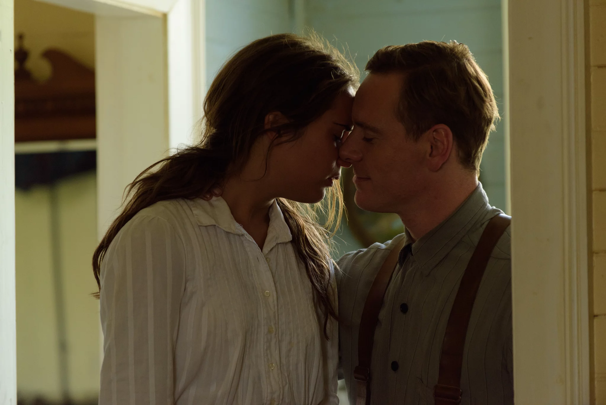 A Luz Entre Oceanos (The Light Between Oceans), dirigido por Derek Cianfrance em 2016