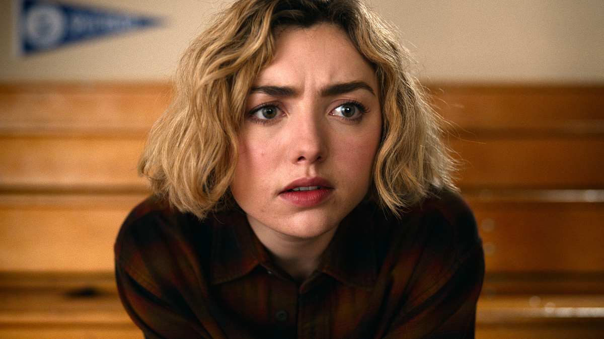 Espíritos na Escola foi lançada em 2023 como uma série de drama adolescente sobrenatural na Paramount+.