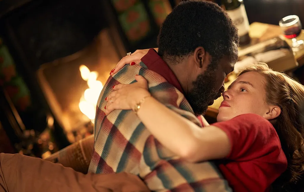 O Domingo das Mães (Mothering Sunday) está disponível no HBO Max.