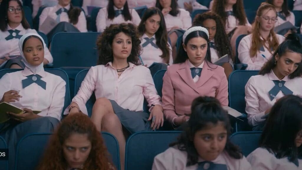 Após uma primeira temporada impactante, AlRawabi School for Girls retorna à Netflix com sua segunda temporada.