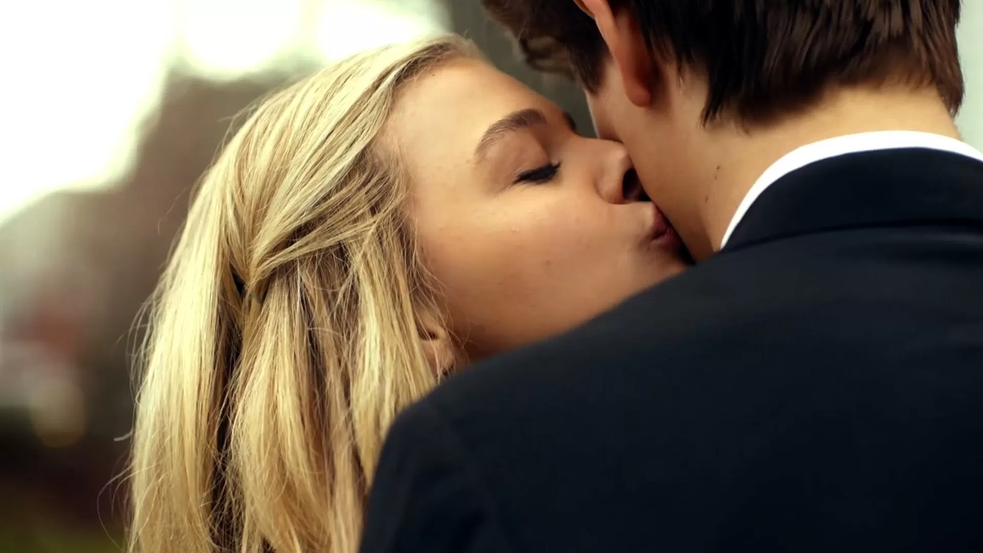 Criminosos de Novembro (November Criminals), lançado em 2017