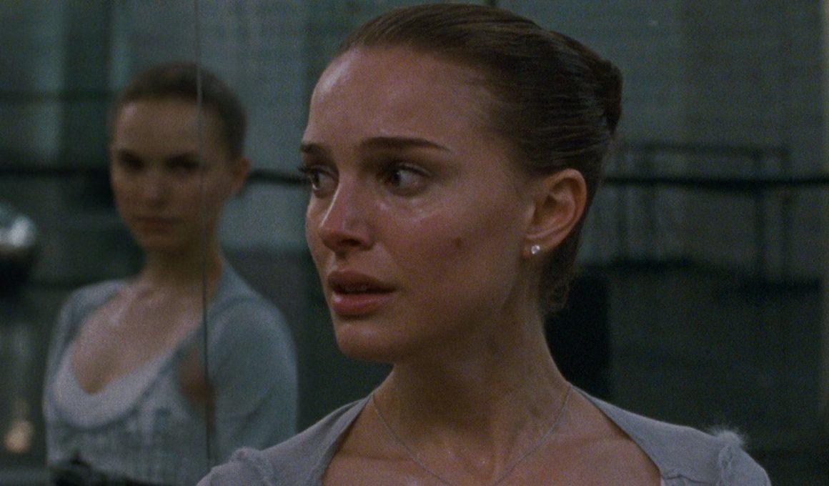Cisne Negro, dirigido por Darren Aronofsky, é um thriller psicológico